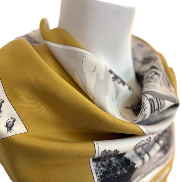 Vintage British Landmark Silk Scarf 🇬🇧 – Chichester Cathedral - 30" Square - Picture 2 of 15